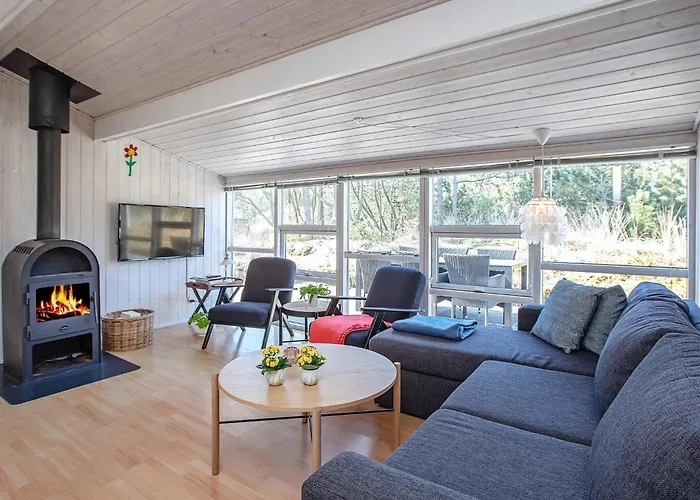 Bright Coastal Retreat In Vorupor-by Traum Thisted